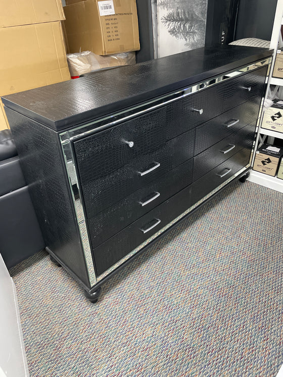 Valentino Extra Large Dresser