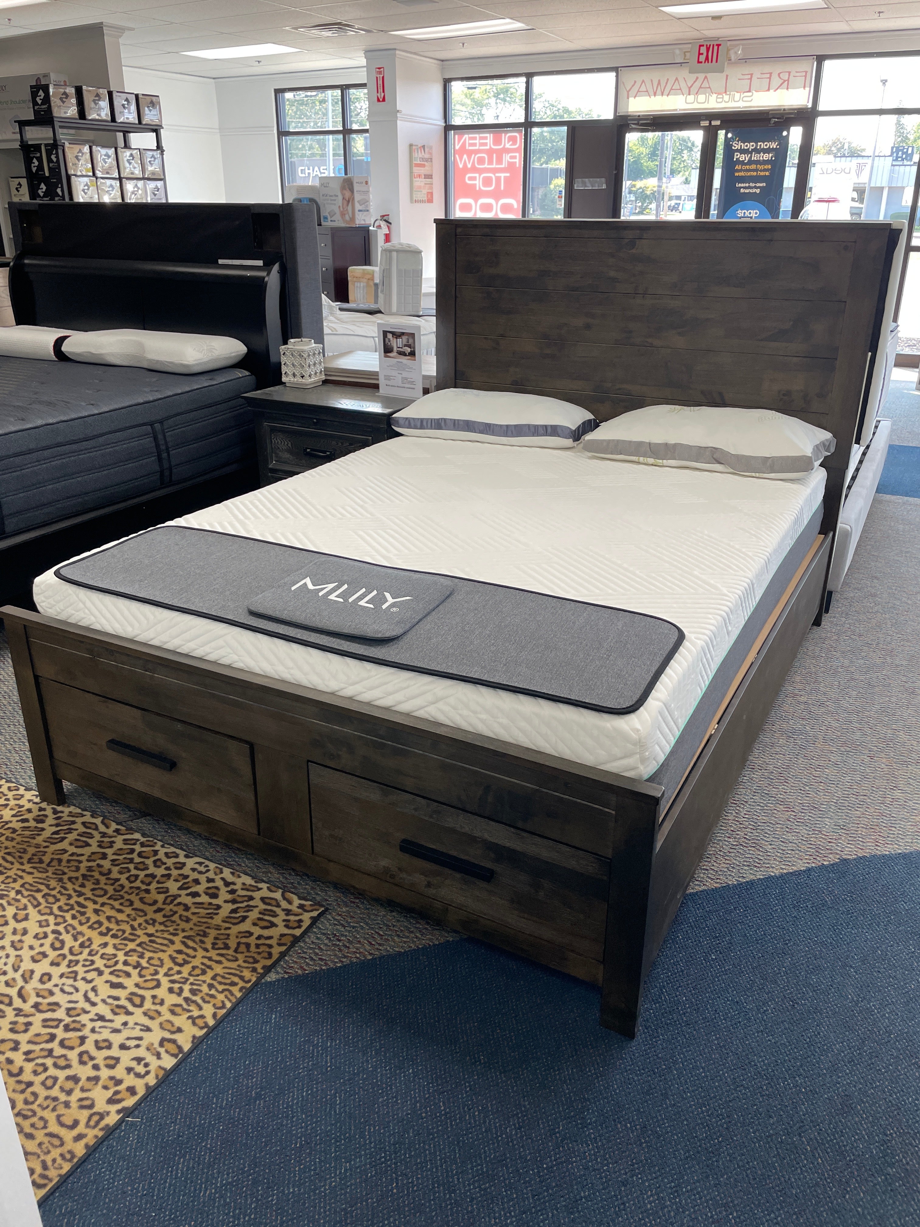 Floor Model Collection – BEDZ