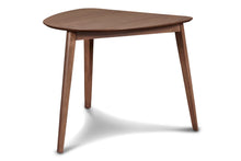  Oscar - Corner Table